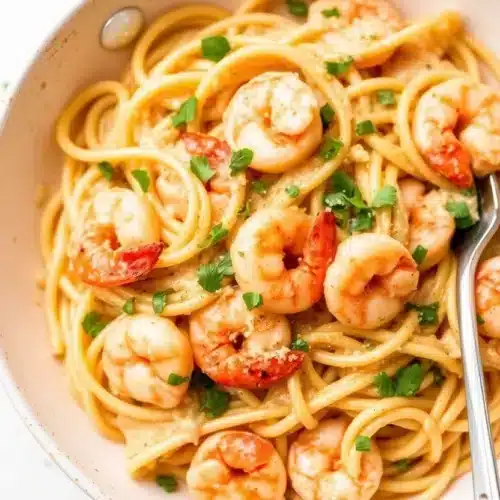 Easy Creamy Garlic Shrimp Pasta